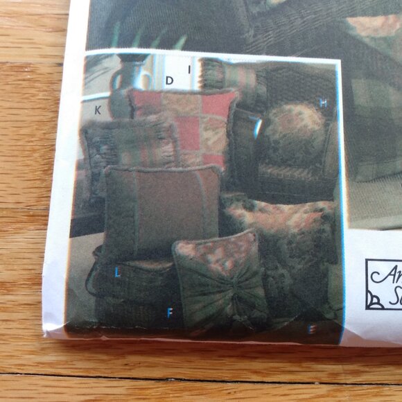 Vintage Pillows Sewing Pattern Throw Toss Cushions Simplicity 5685 UNCUT - Picture 3 of 9